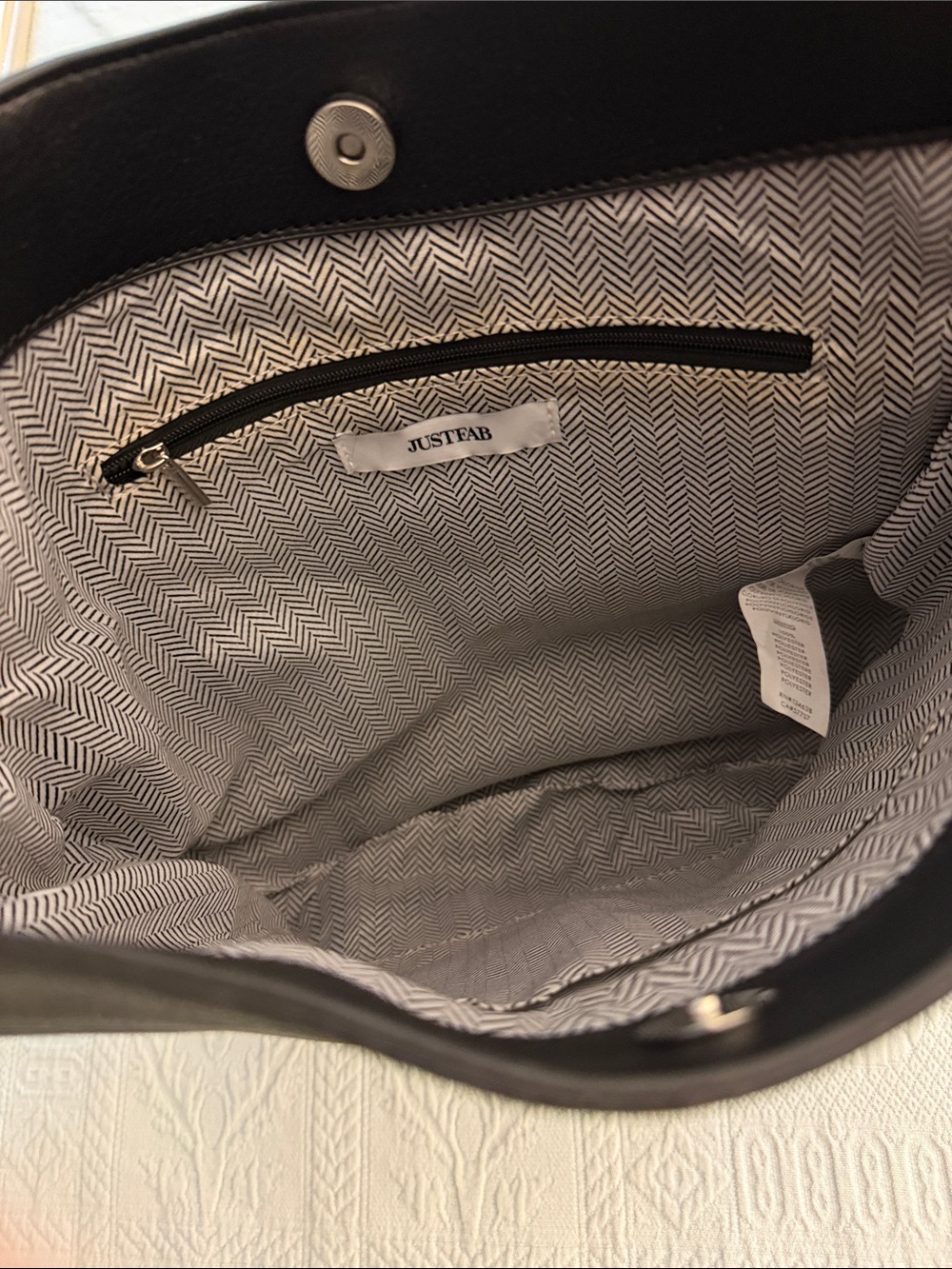 JustFab Black Pebbled Hobo Shoulder Bag - Picture 4 of 7